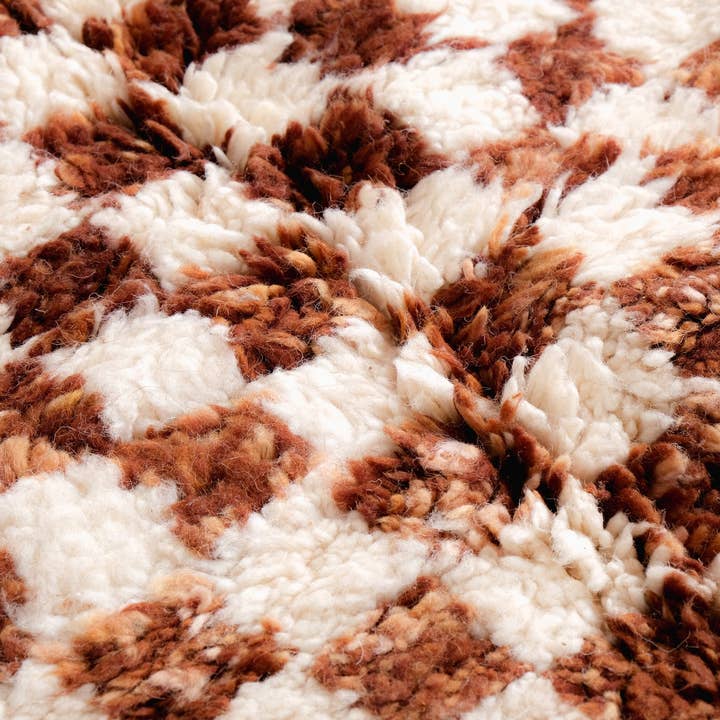 Moroccan Woven Treasures – Engroshandel Løst tæppe – Marokkansk brun Ternet tæppe, Blød uld Stort tæppe7