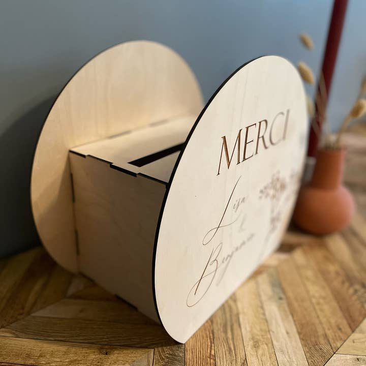 ATELIER MFK - Vendita all'ingrosso Decorazioni da tavolo - Urna in legno personalizzata con incisione | Matrimonio2