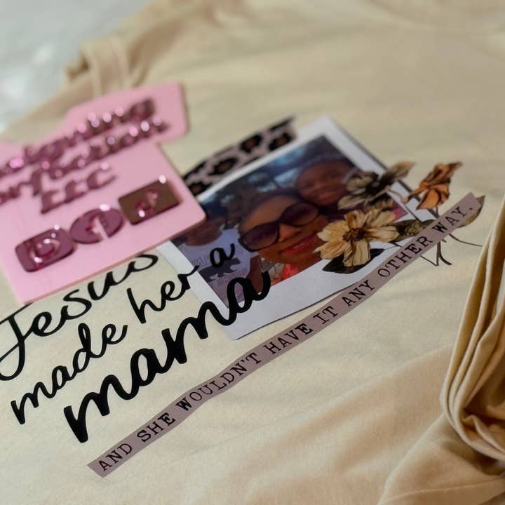 Jésus lui a fait une ….. sur mesure, ajoutez le nom dans la note et envoyez la photo par e-mail avec le numéro de commande. pour la vente par Designing Perfection LLC