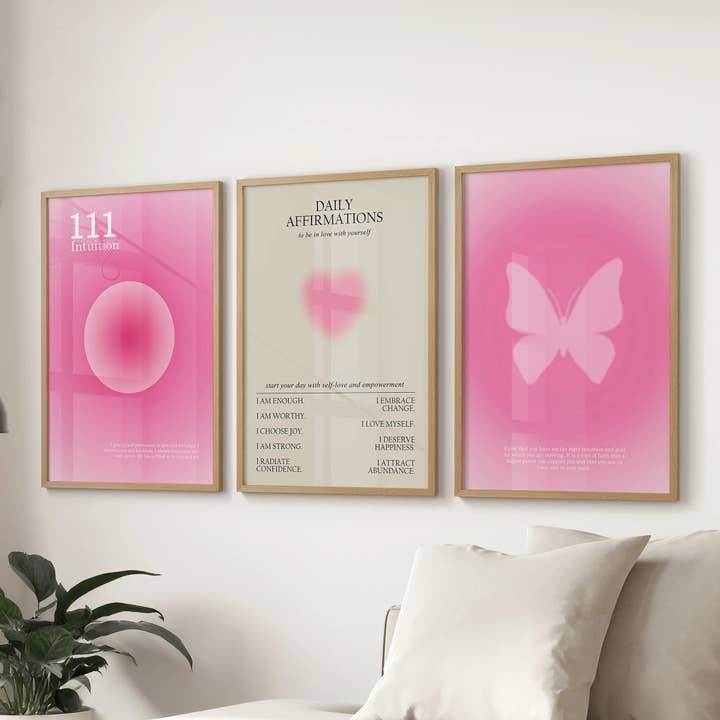 Ensemble de 3 impressions artistiques Aura Rose. Décoration motivationnelle pour chambre de fille ou dortoir. pour la vente par PrintSets.com