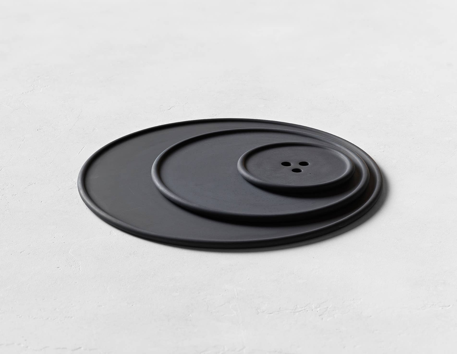 UME Studio – wholesale Prydnadsbricka – Bouton - Svart8