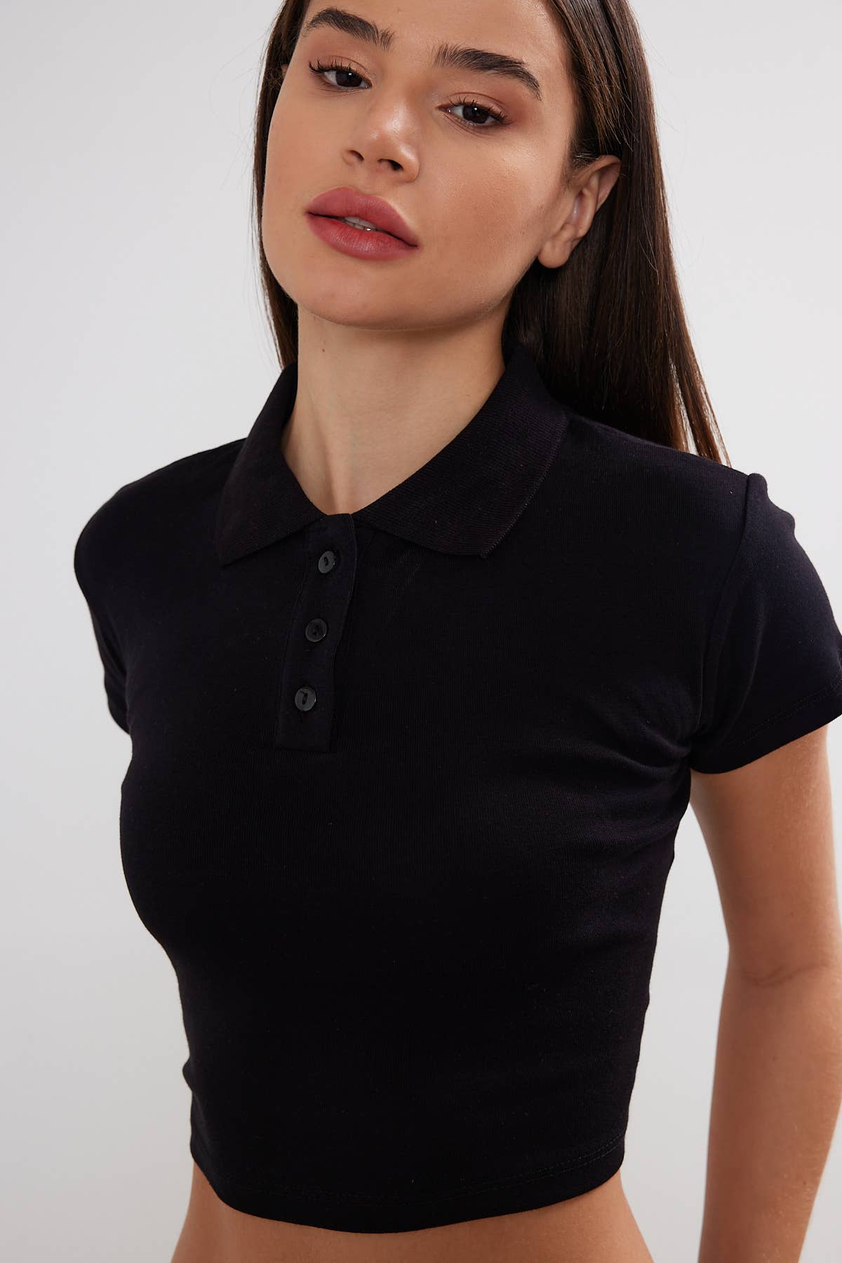 VAV NEW YORK – Engroshandel Polo - Dame – Dame polo-neck cropped t-shirt med kort snit4