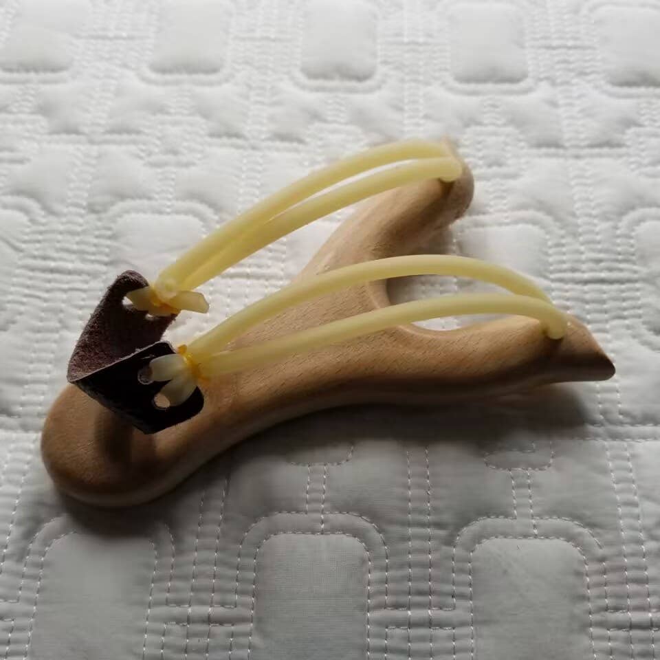 D & C TOYS - Vente Lance-pierre -– enfant - Lance-pierre en bois Weech avec boules en feutre1