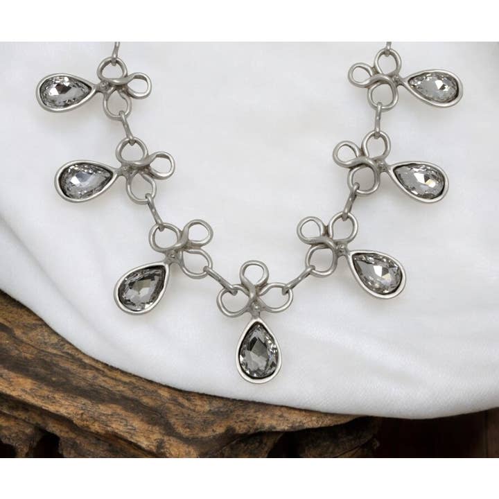 Article n° 1599- Collier en étain pour la vente par The Ancient Bazaar Jewelry & Accessories