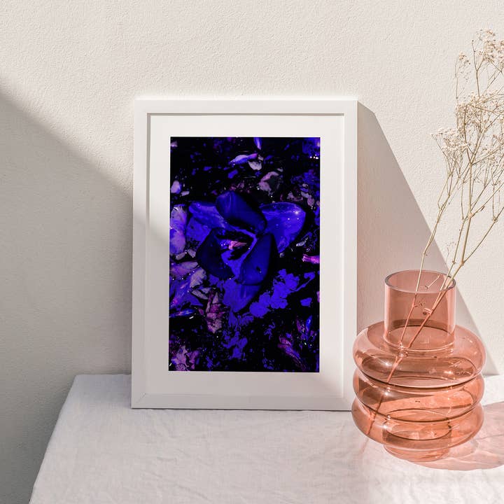 Sumergido: Medianoche - Impresión de Arte de Lujo A4 - Impresión Gráfica Floral para venta al por mayor de Kiki Gunn