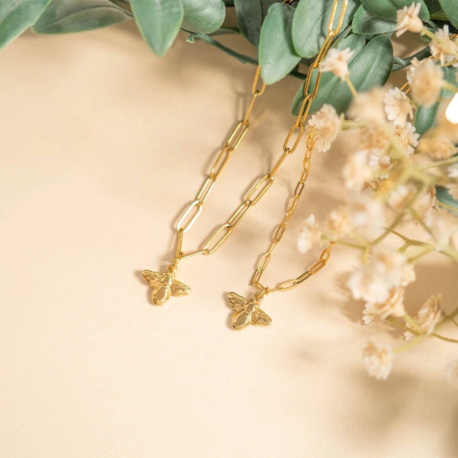 WJW – wholesale Jewellery set – 18K Gold PVD Mommy & Me Bee Matching Charm Necklace Set13