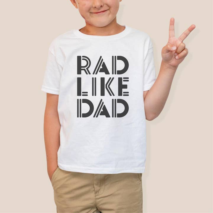 Rad Like Dad - Camiseta para bebés y niños pequeños para venta al por mayor de Moon & Mama Co.