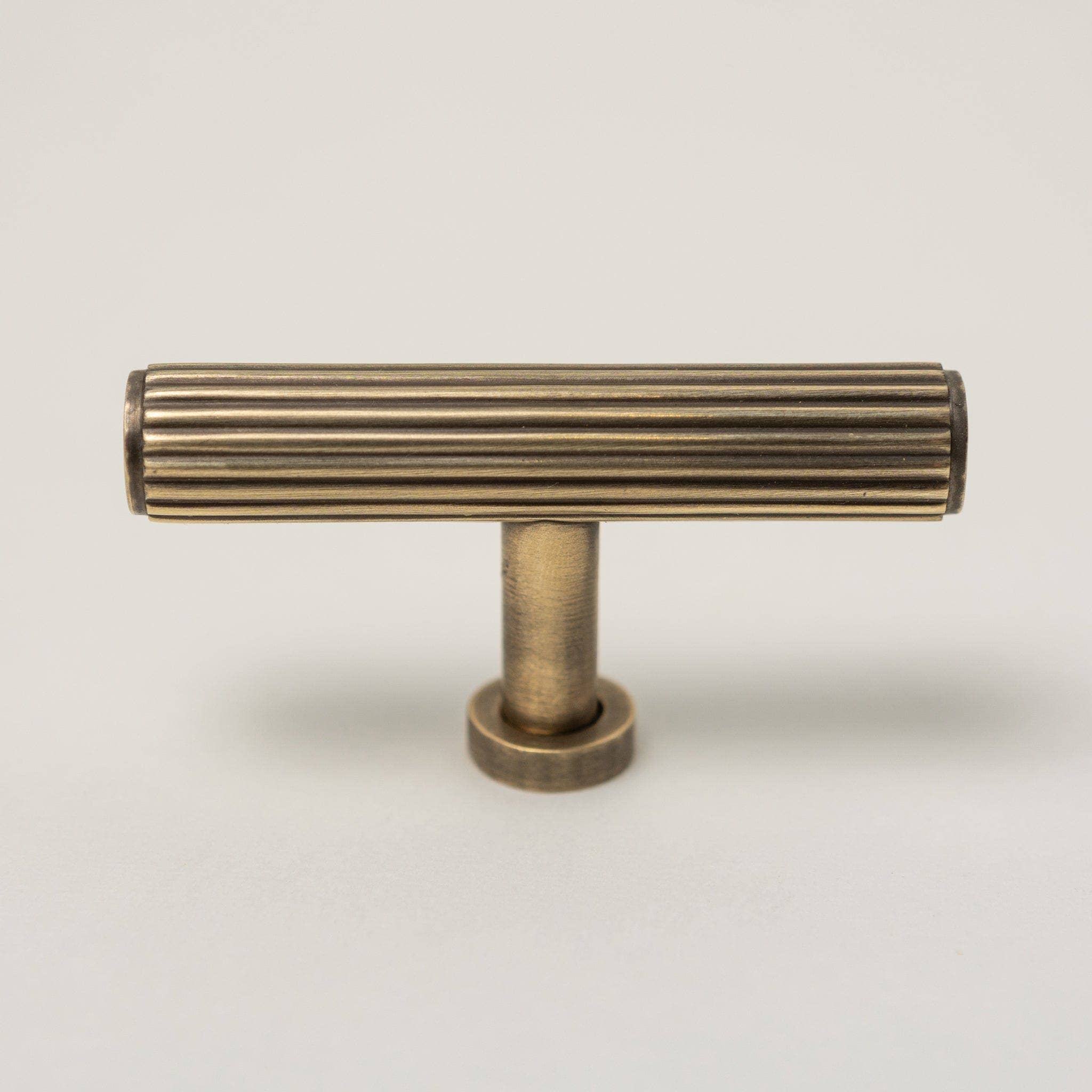Brass bee – wholesale Knob/pull – Solid Brass Straight Knurled Kitchen Pull Handles & Knobs - Antique Brass Finish5