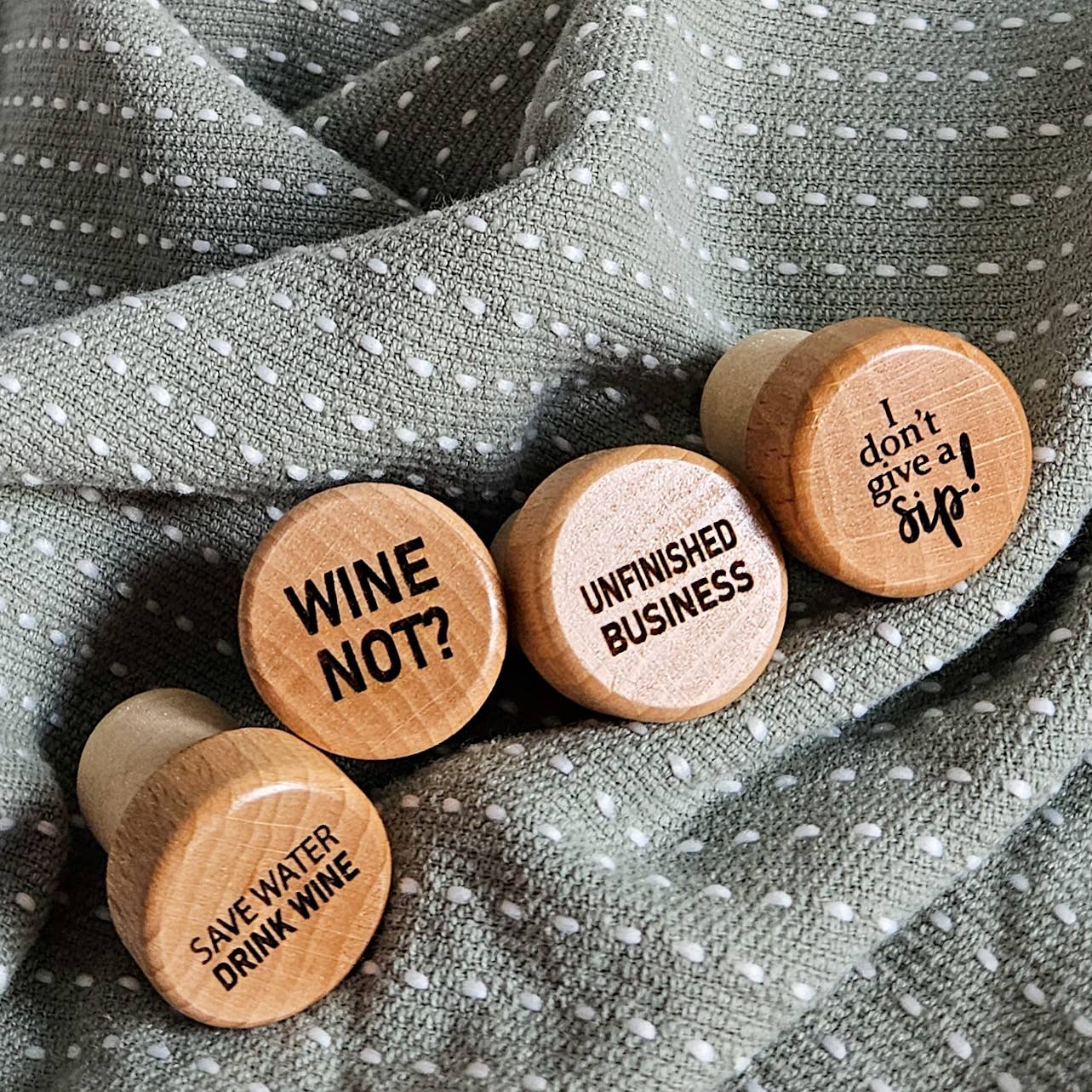 Lou Golden Designs – Engroshandel Vinprop – Spar vandflaskeprop1