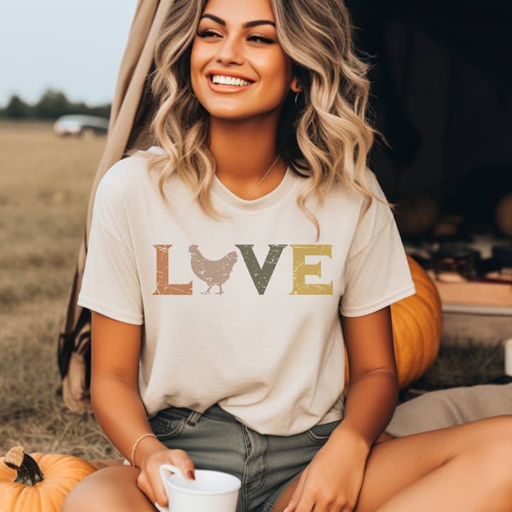 T-shirt graphique vintage ferme amour poulet coq marché fermier pour la vente par Par.tees by Party On!