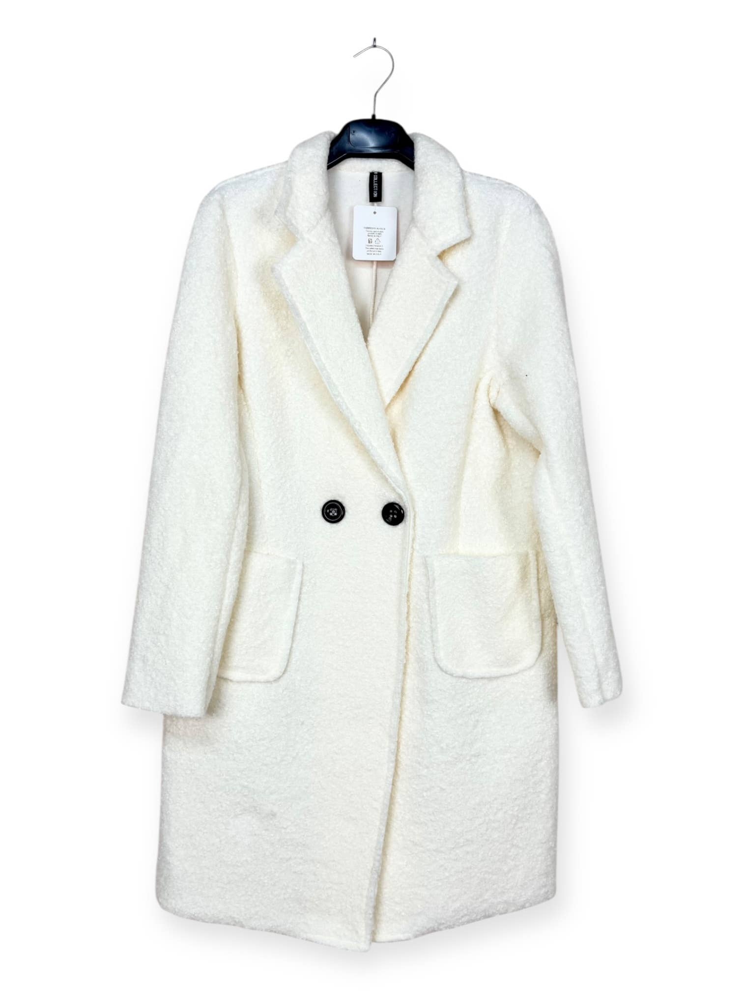 Lucky Nana – Großhandel Mantel - Damen – AH 2083 - Zweiknopf-Mantel aus Bouclé24