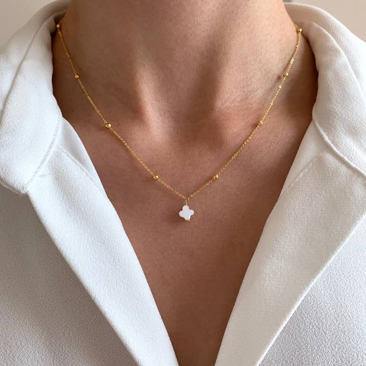 Victoire Collection - Vente Colliers à pendentif - Collier acier inoxydable pendentif trèfle en nacre