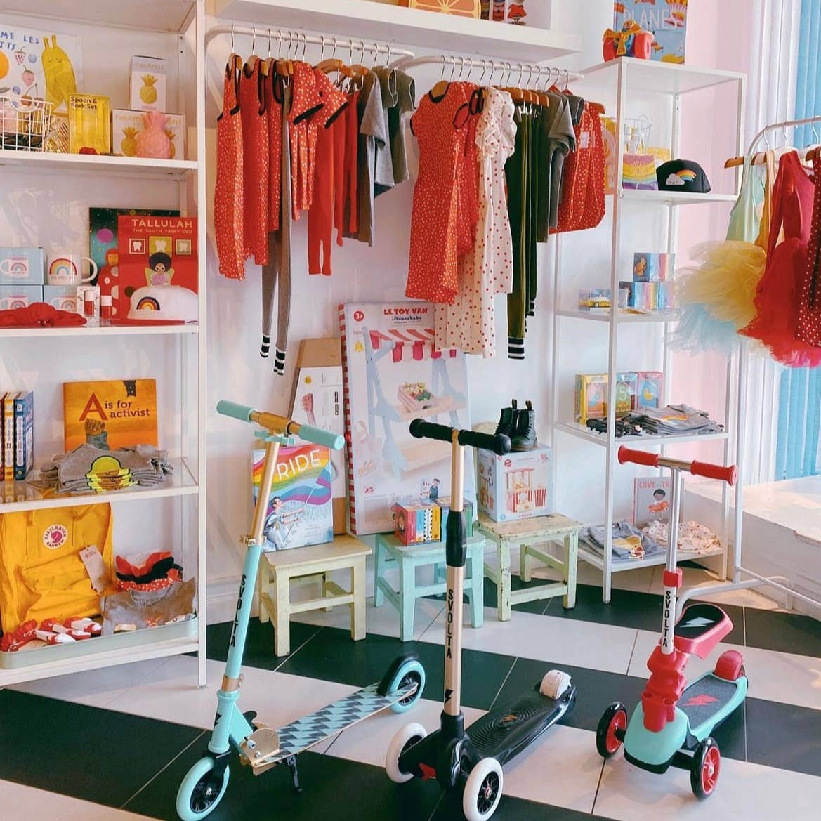 SVOLTA - Wholesale Bike/Scooter - Kids - SVOLTA Ace 2-in-1 Sit and Stand Convertible Scooter - Red1