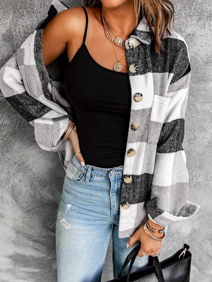 Grijze geruite beugel met kleurblokken en knoopsluiting voor wholesale door Kristine Leah