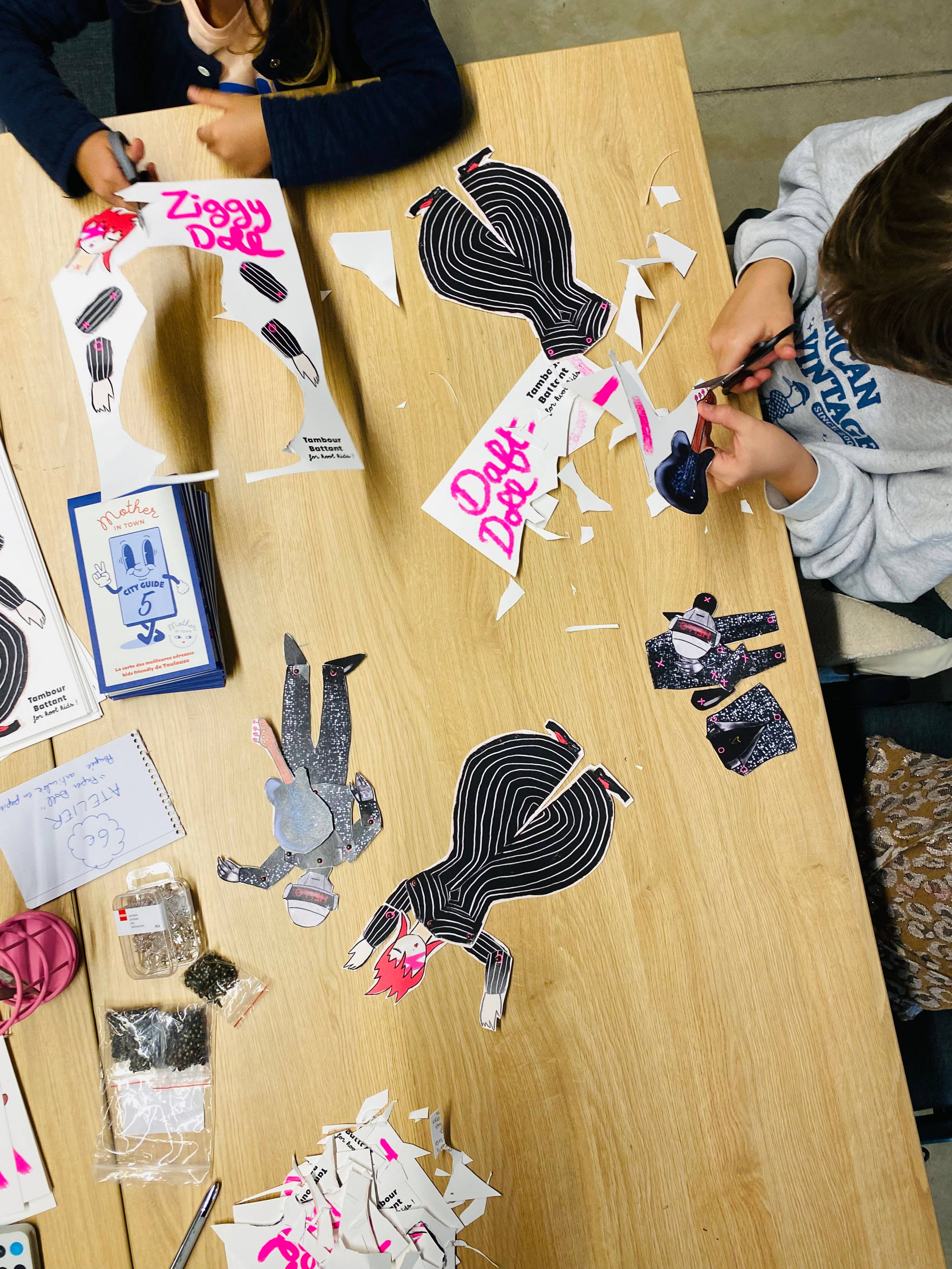 Tambour Battant - Wholesale Build-a-Toy - Kids - Frida articulated paper figurine kit4