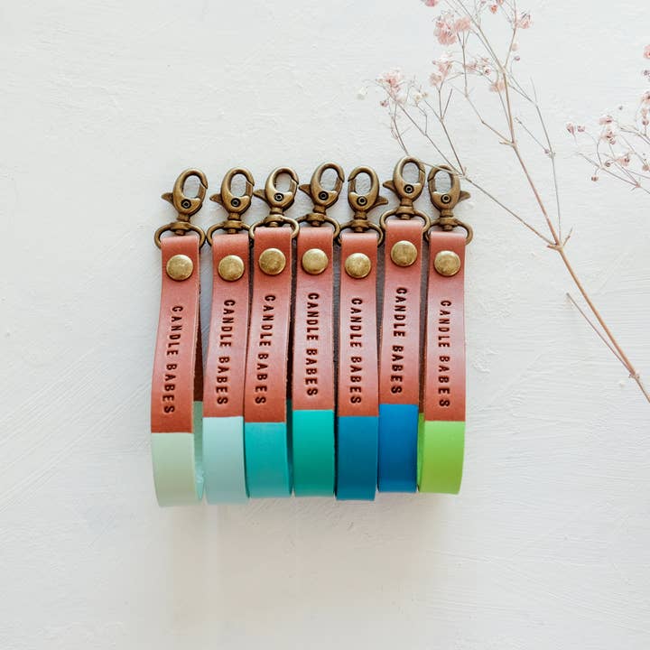 Porte-clés en cuir texte personnalisé pour la vente par Moccaberry