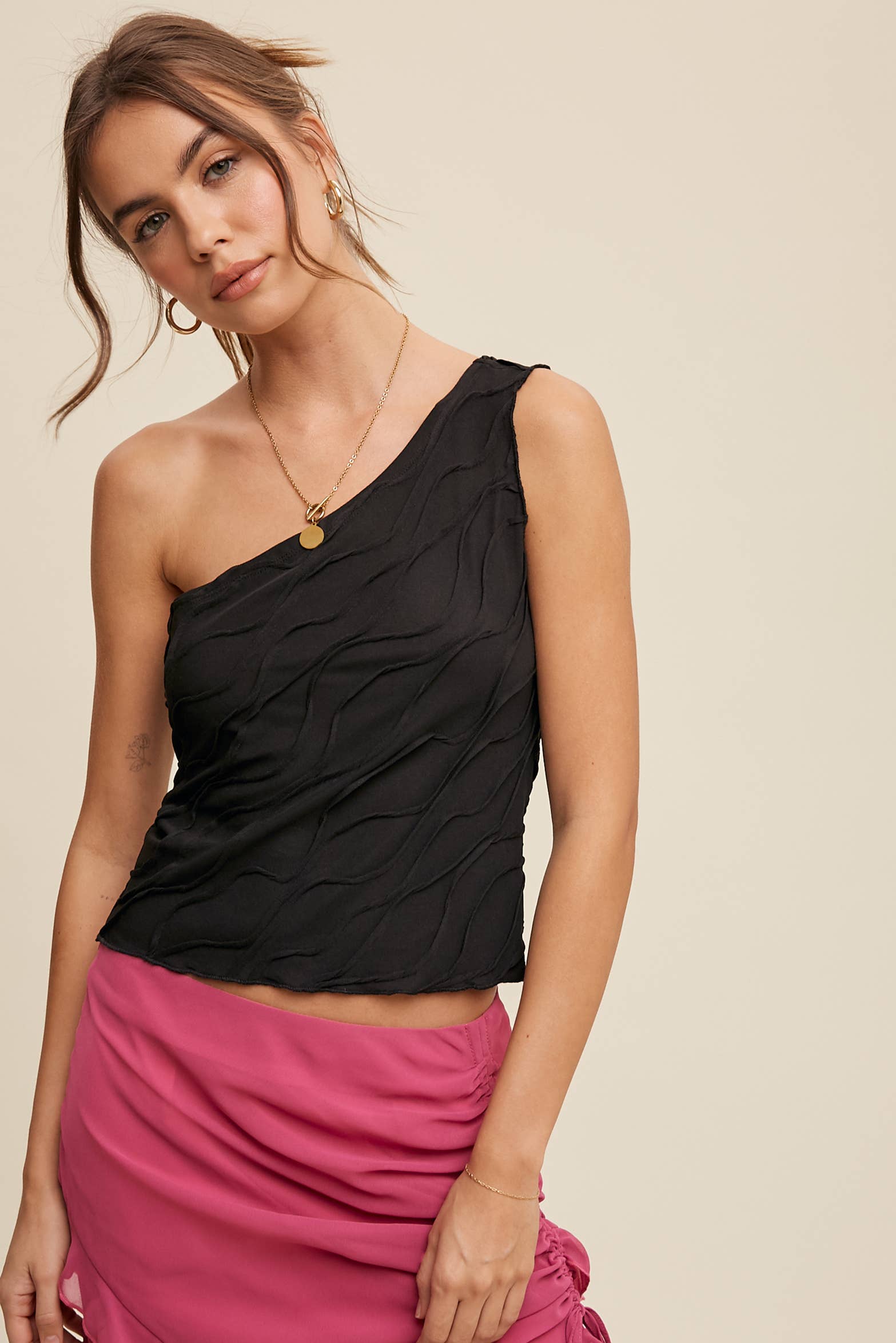 Listicle – wholesale Blus - Dam – Elegant asymmetrisk vågtopp1