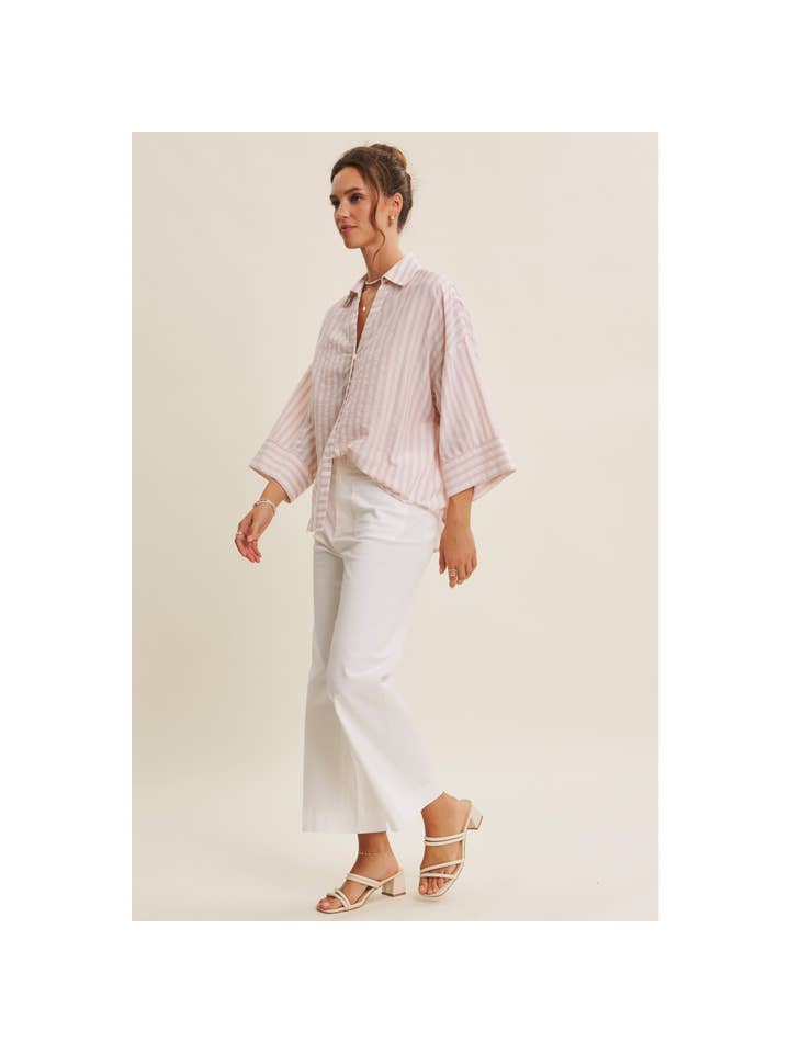 in february – Engroshandel Skjorte med buttondown – til kvinder – PERFEKT STRIBET SKJORTE MED KNAPPER OG BREDE ÆRMER TIL OVERGANGSPERIODEN9