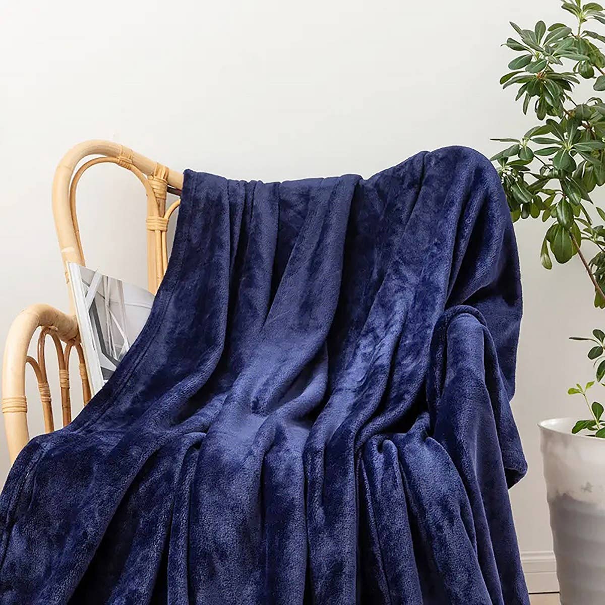 home mart goods - Wholesale Bedding Blanket - Navy Super Soft Plush Warm Cozy Bed Throw Flannel Blanket2