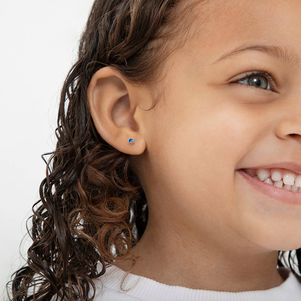 In Season Jewelry - Vendita all'ingrosso Orecchini - Bambini - Orecchini per neonati/bambini piccoli con pietra di nascita a castone sottile in oro 14k22