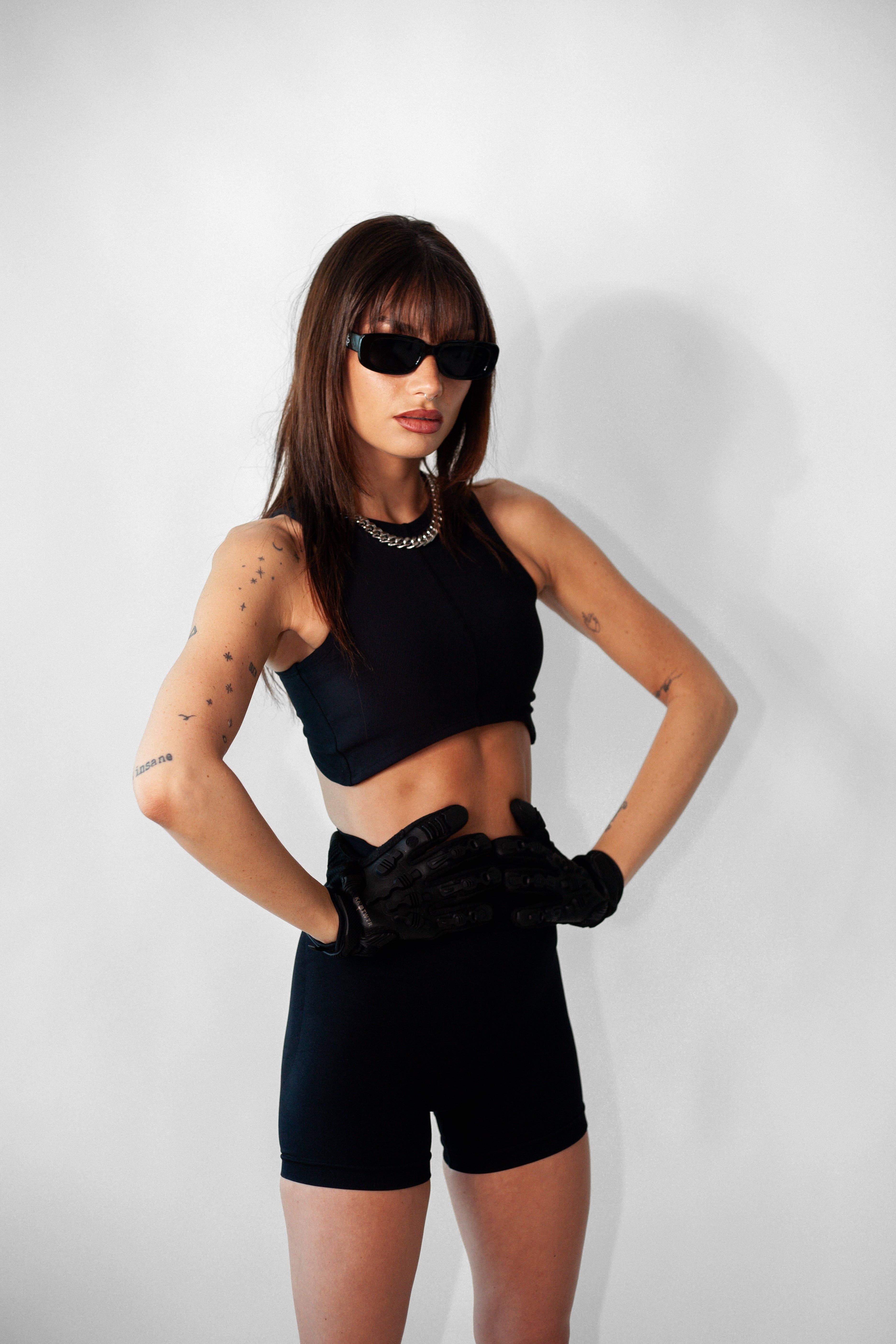 KNOTWTR - Venta al por mayor Pantalones cortos deportivos - Mujer - Mallas Cortas Negras4