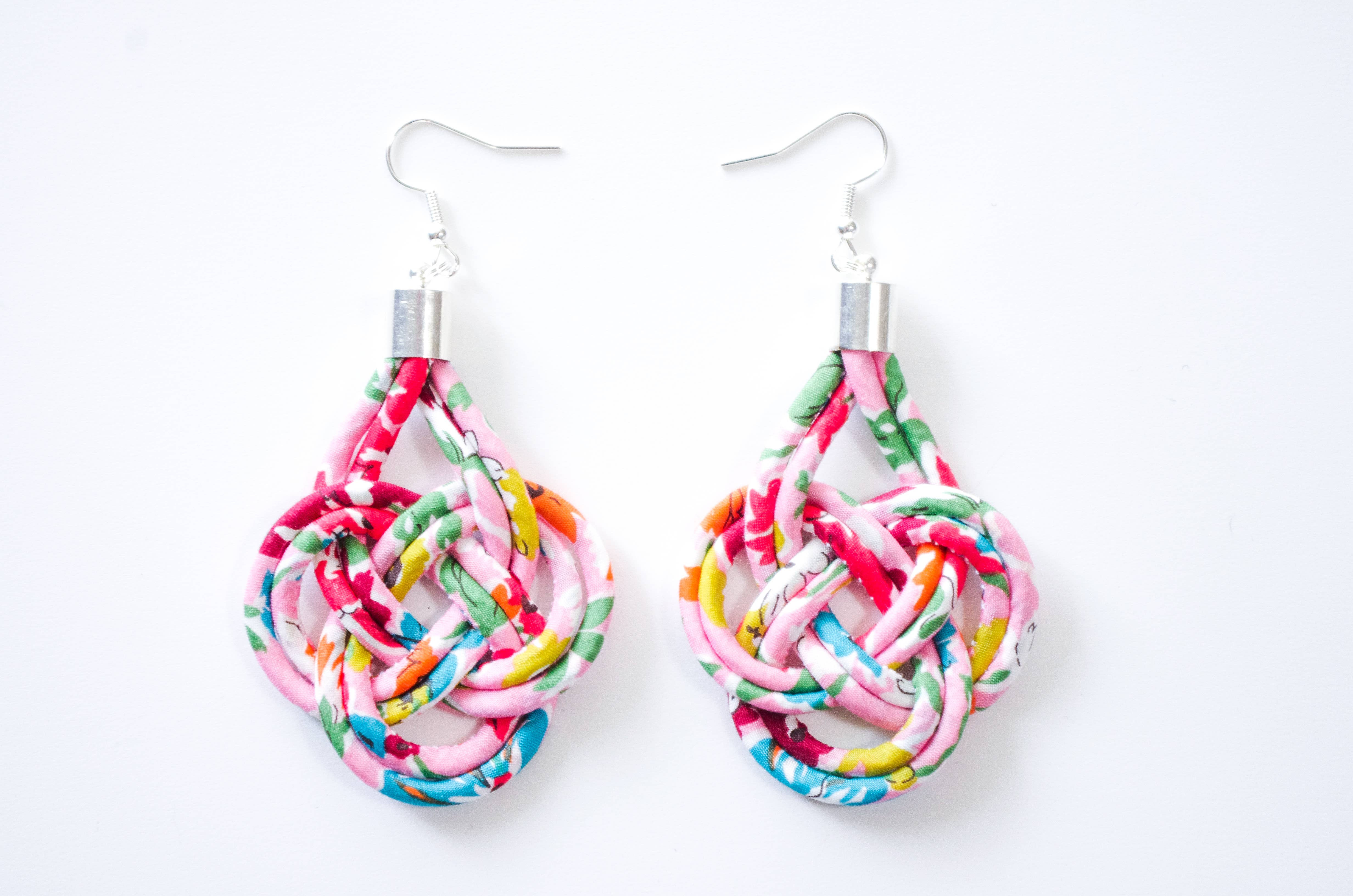 Bunny Bosworth – wholesale Dangle earrings – Large Liberty Fabric Cord Knot Earrings - Deco Florals4