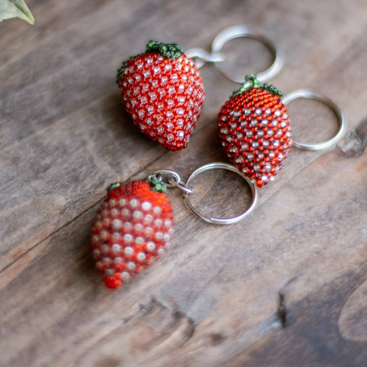 Handpärlspåse Charm/Nyckelring (Jordgubbe) för wholesale av Tipico Tico
