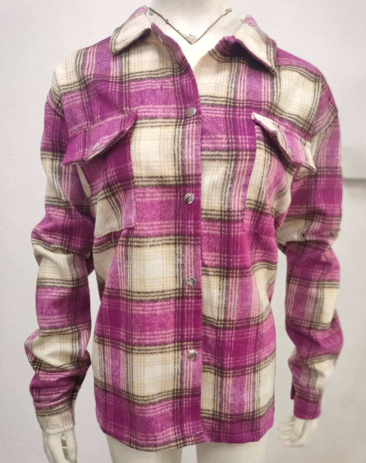 Rosa Clothing - Wholesale Shirt Jacket/Shacket - Women's - Contrasting long-sleeved brushed plaid jacket1