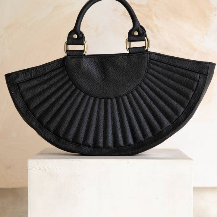 Hobo and Hatch - Wholesale Top handle bag – women's - Soleil Grande // Textured Noir1