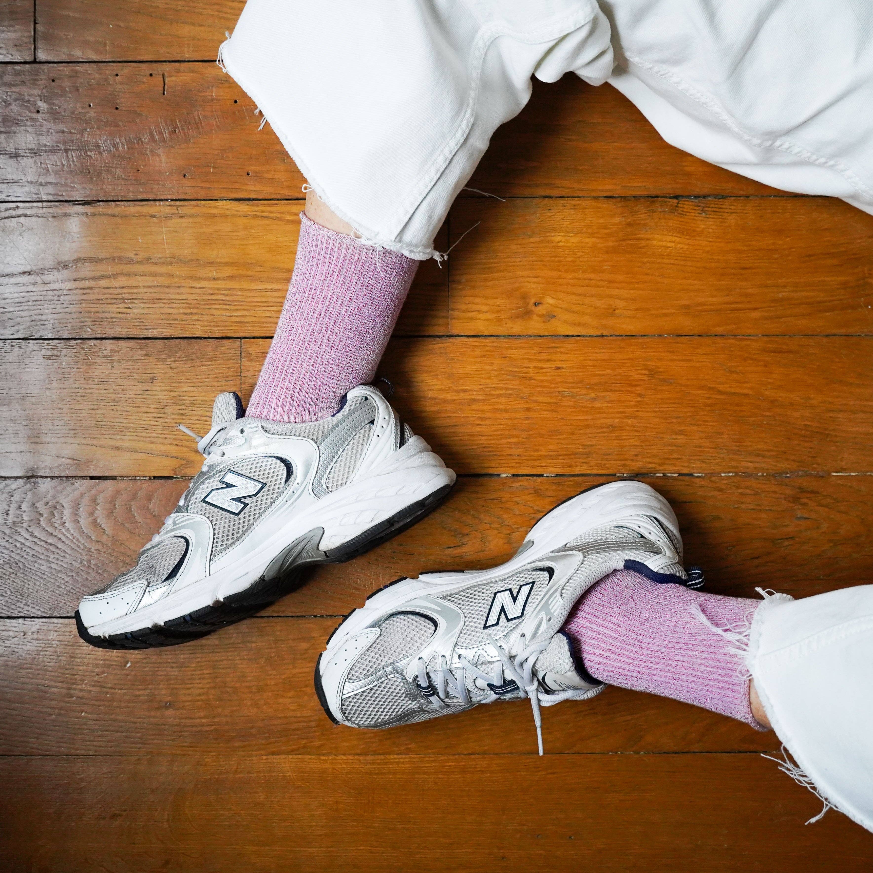 KLUE - Wholesale Sokken - Dames - KLUE glitter lurex sokken van milieuvriendelijke lyocell | Roze1