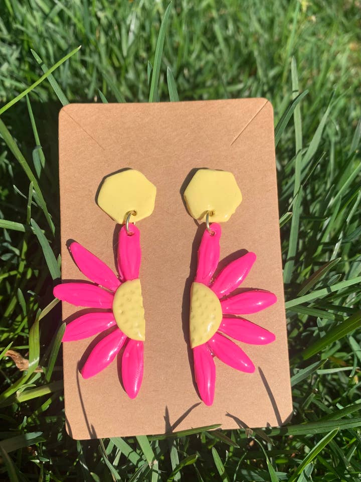 Split Pink & Yellow Daisy Earrings for wholesale by Polymearrings Jewelry Co.