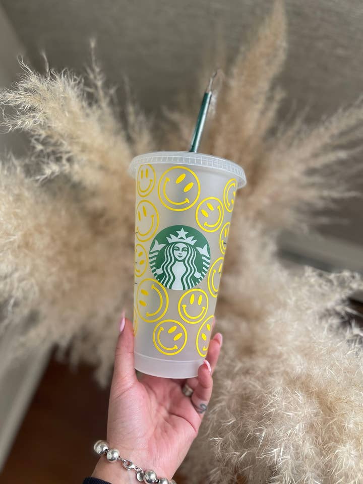 Gobelet à froid Happy Face Starbucks | Gobelet réutilisable pour la vente par Anissa Yanira Shop