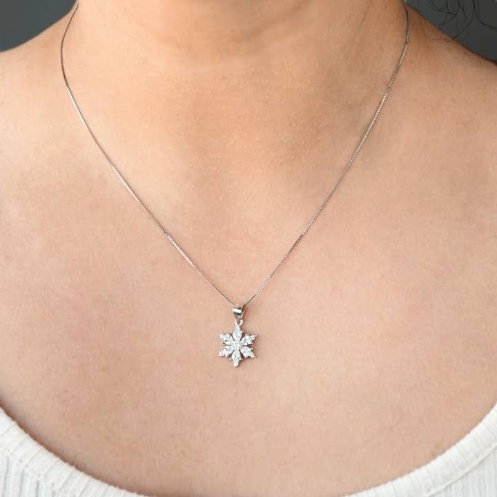 Blueyejewelry - Wholesale Pendant/Charm Necklace - 925 Silver Snowflake Necklace - CZ Snowflake Pendant