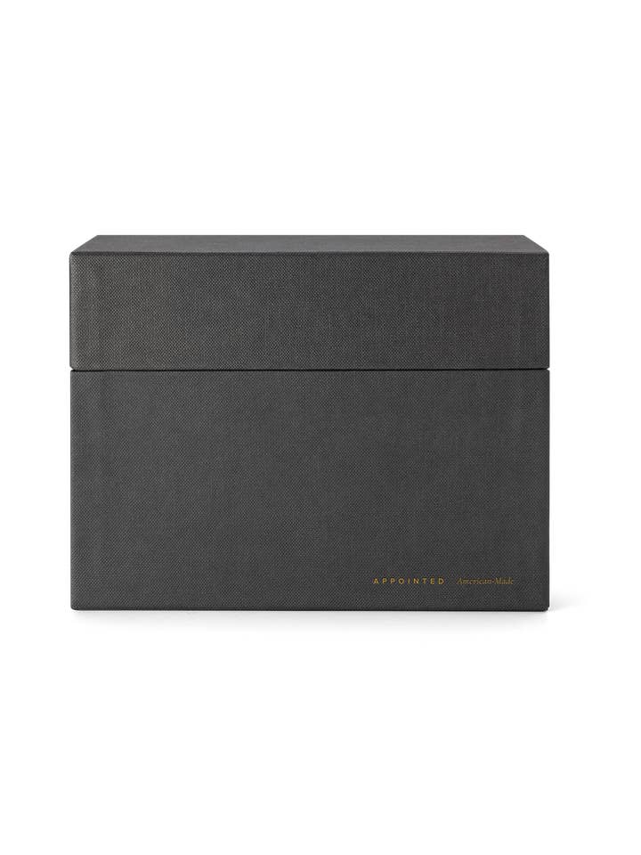 Boîte de rangement de bureau pour la vente par Appointed