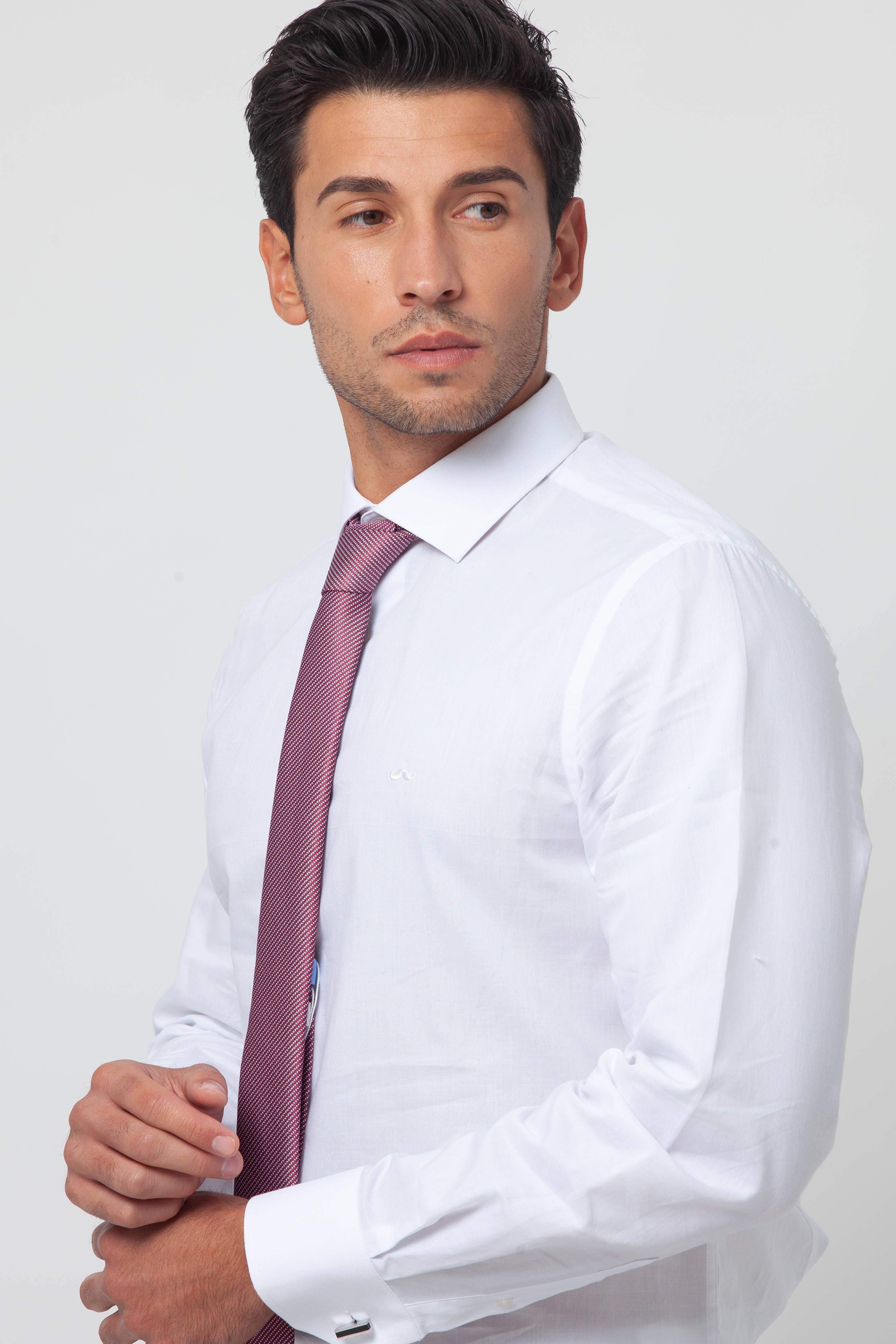 Blank Plain Dress Shirt – Slim Fit – White Poplin – Basic and Elegant Bohemian model for wholesale on Faire0