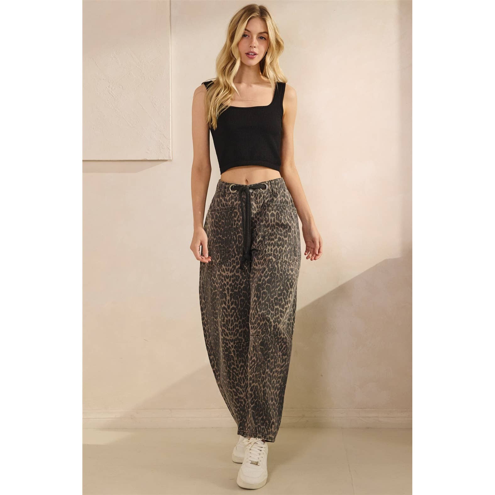 Veveret - Wholesale Pants - Women's - Printed Horseshoe Jeans with Belt Detail17