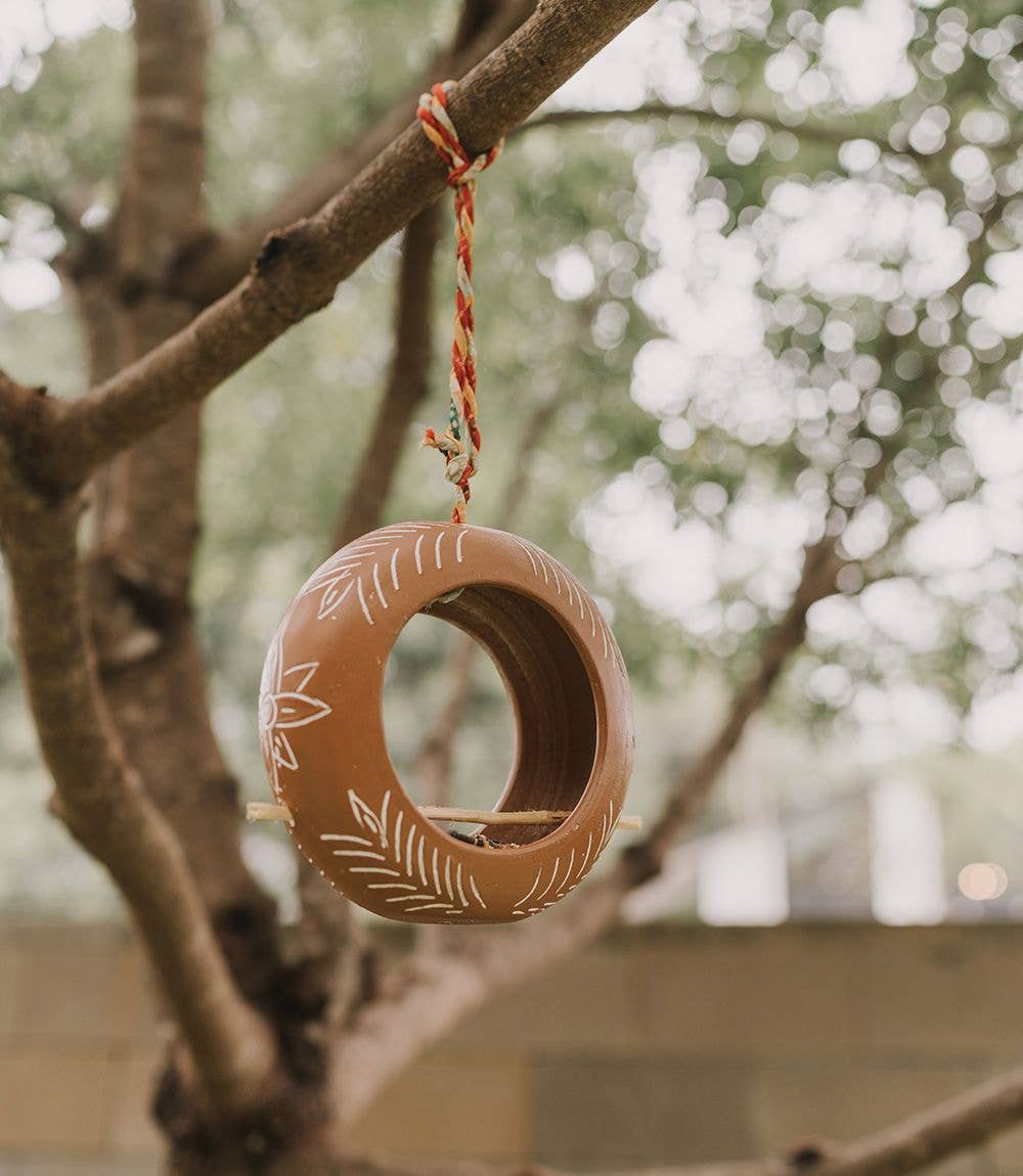 Matr Boomie Fair Trade - Vendita all'ingrosso Casette per uccelli - Casetta sospesa per uccelli Vasanta in terracotta1