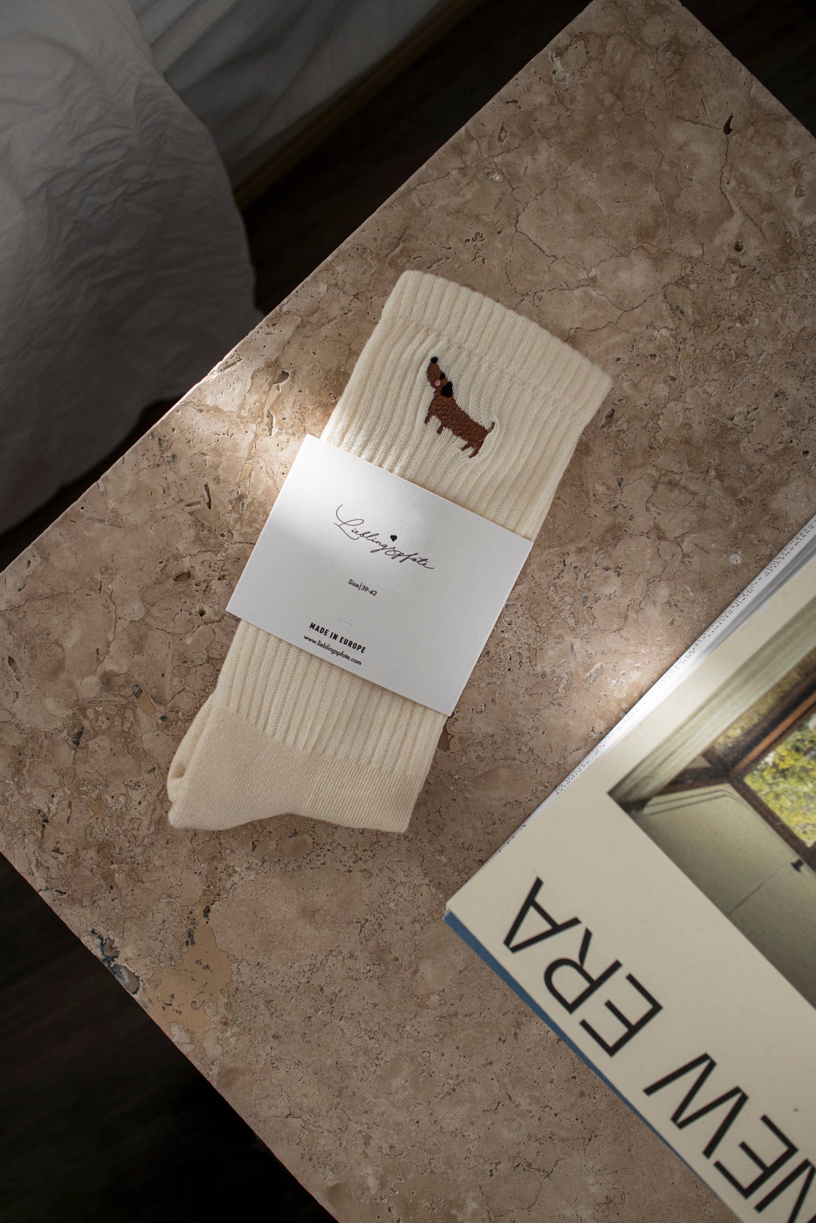 Lieblingspfote – wholesale Socks – Women's – “Dachshund” Embroidered Socks Off White2