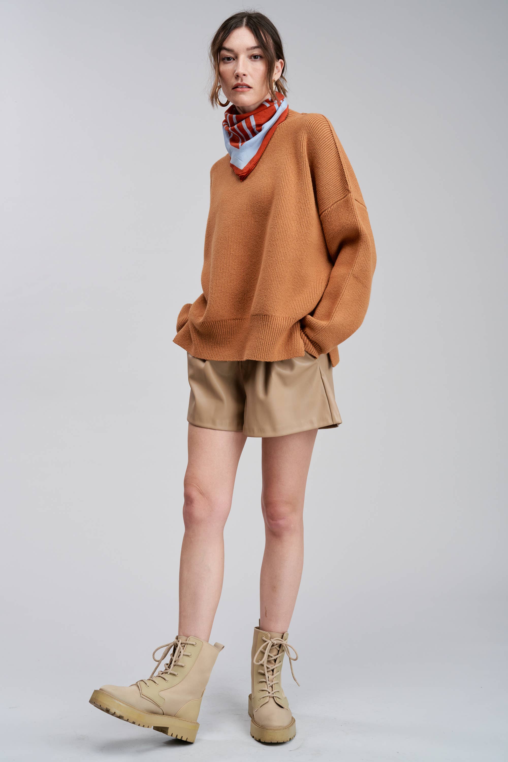 FLAT WHITE – wholesale Pullovertröja - Dam – Geneva Crewneck Tröja Pullover3