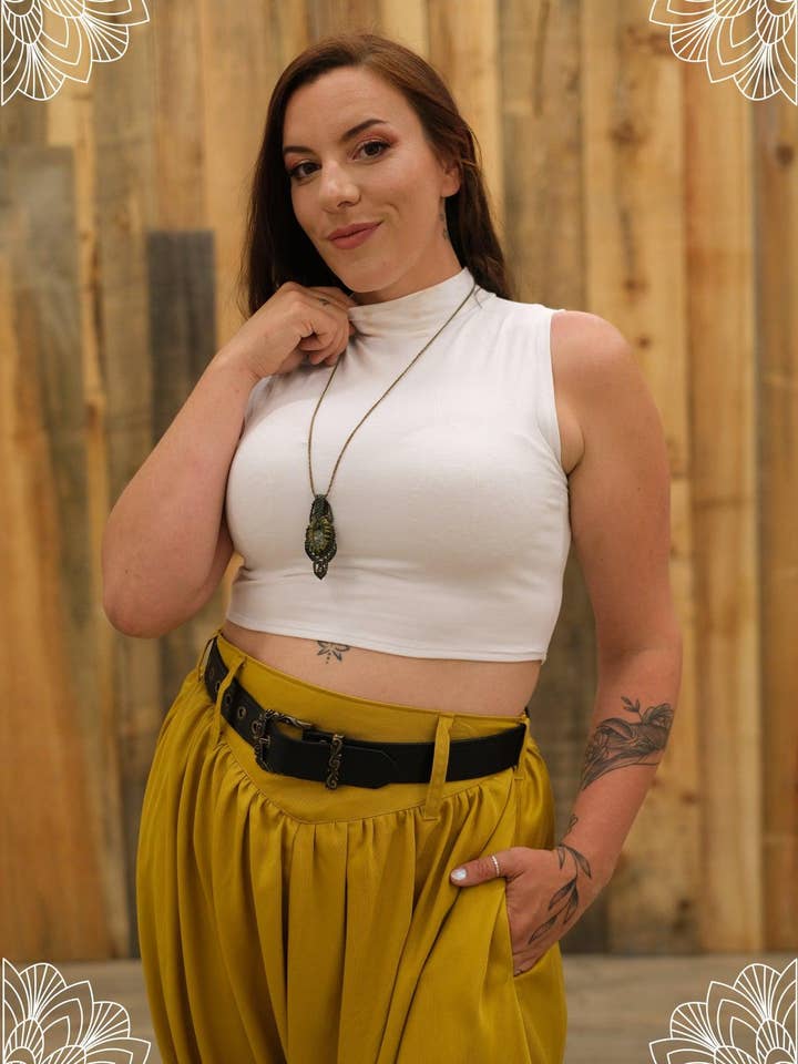 Top Victorinne for wholesale by Véronique Lortie