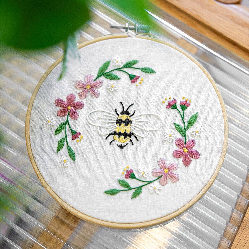 Craft Club - Wholesale Embroidery/cross-stitch supplies - HONEY BEE - Embroidery Kit5