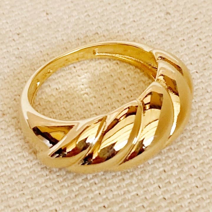 Bague croissant en forme de dôme rempli d'or 18 carats pour la vente par GoldFi