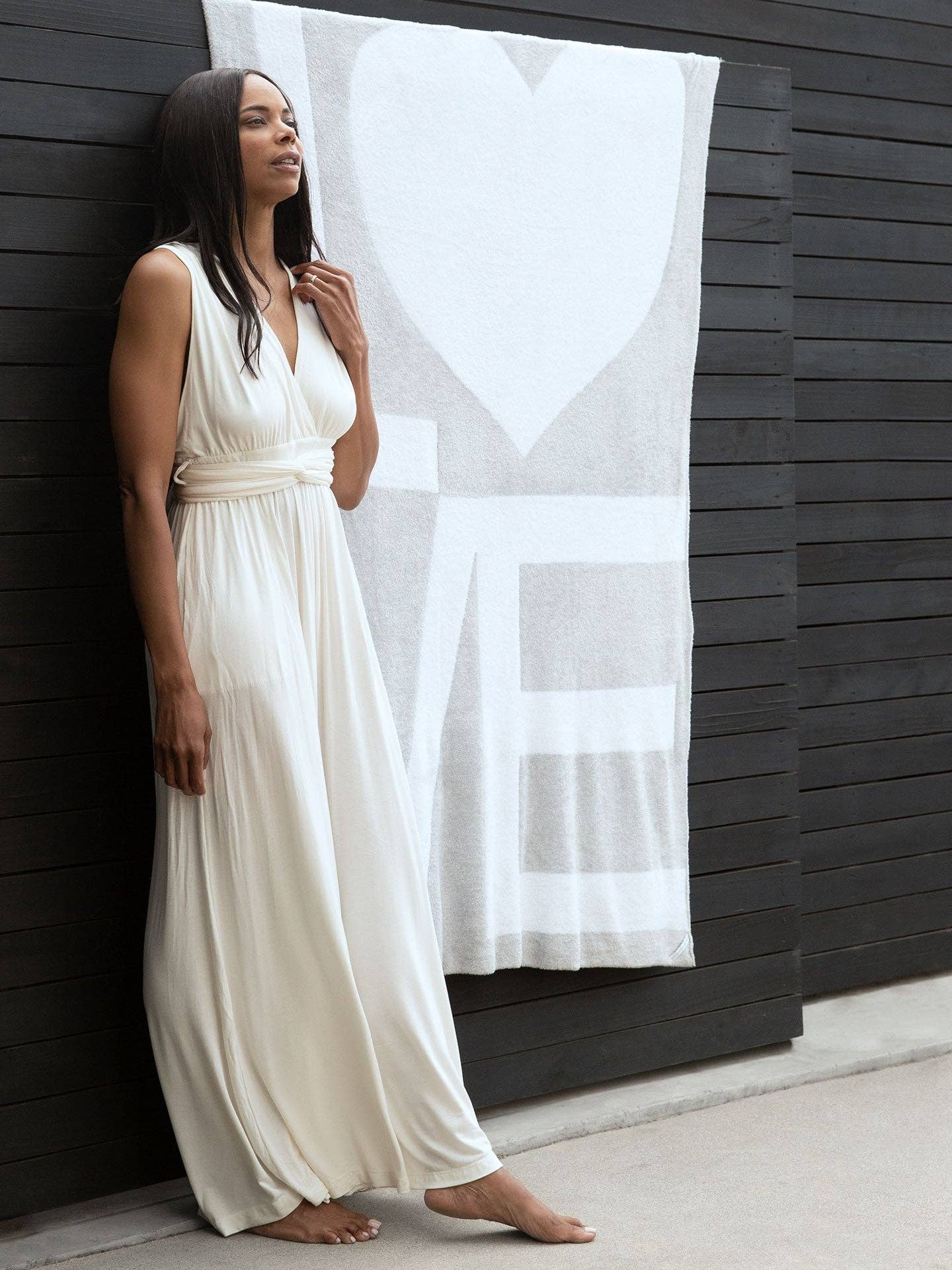 Little Giraffe - Wholesale Throw Blanket - Dolce™ LOVE Throw0