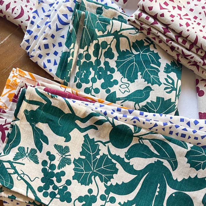 Banquet Workshop - Wholesale Dinner & cloth napkin - A Pair of California All-Linen Napkins in Emerald Green2