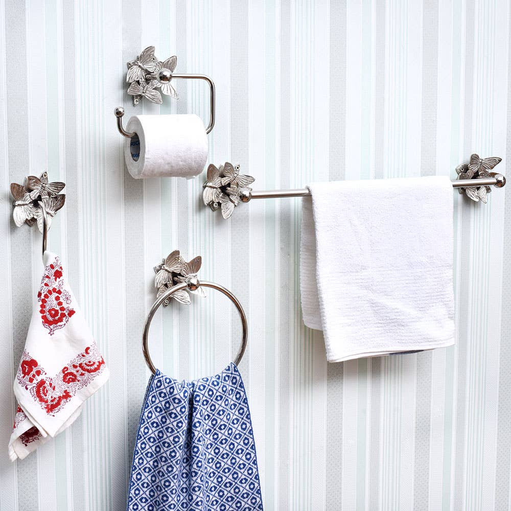 Argent 4 pièces de quincaillerie de salle de bain en laiton argenté en vente sur Faire0