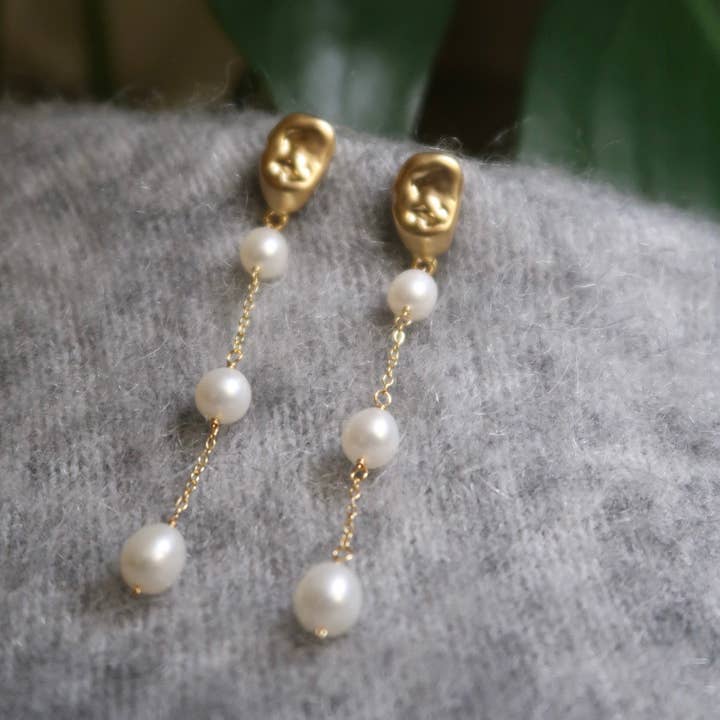 Iris örhängen för wholesale av Adoreperle