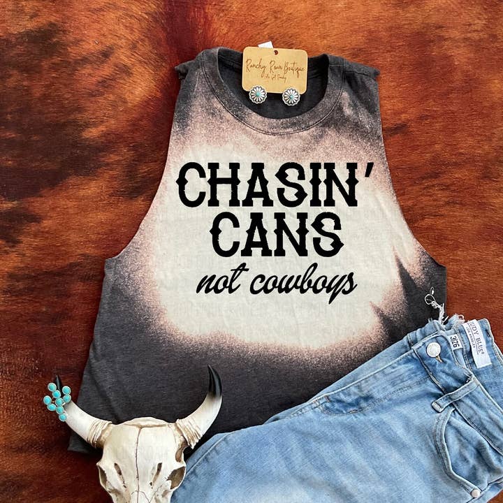Chasin' Cans Not Cowboys Crop per la vendita all'ingrosso da parte di Ranchy Roan Boutique