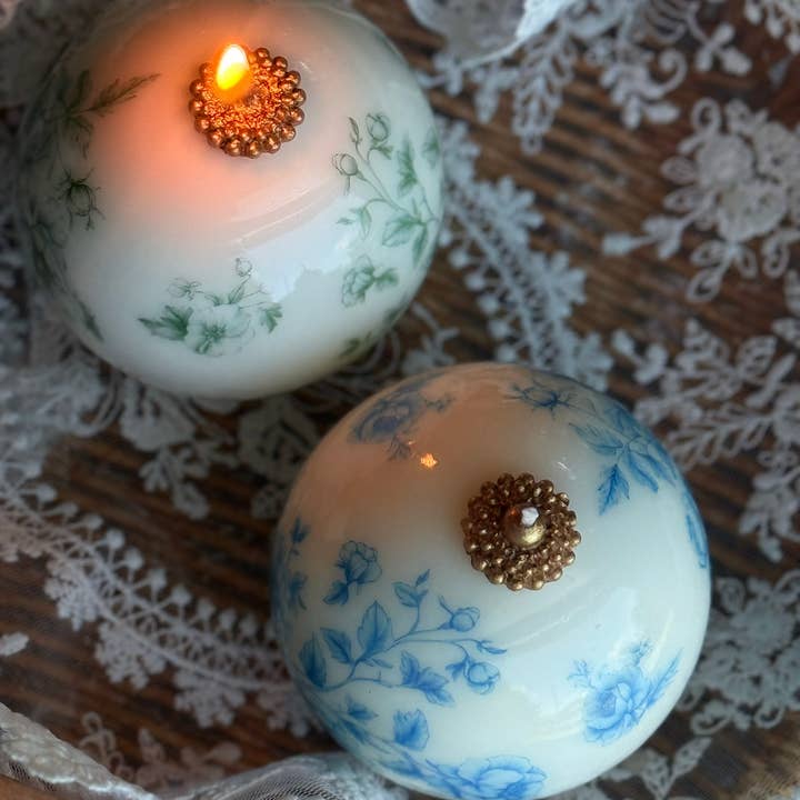 VR.candle - Wholesale Novelty Candle - Elegant toile Candle | Vintage Style Christmas Candles5