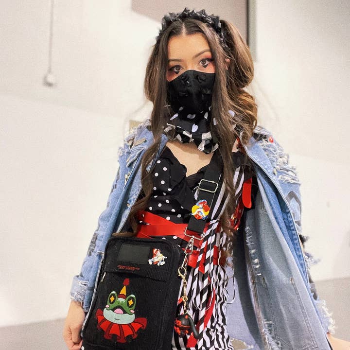 Mestiza Makes – Engroshandel Crossbodytaske - Dame – Klovn Frog Crossbody taske5