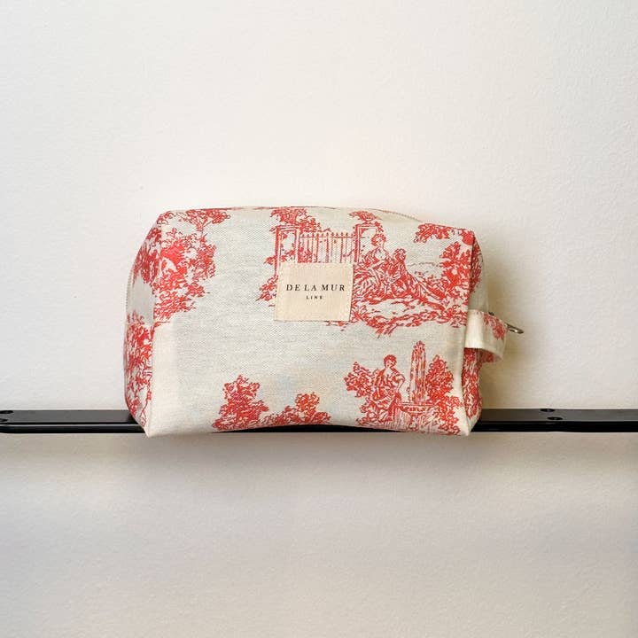 DE LA MUR LINE US Inc - Wholesale Makeup/Cosmetic Bag - Medium Makeup Bag Toy3